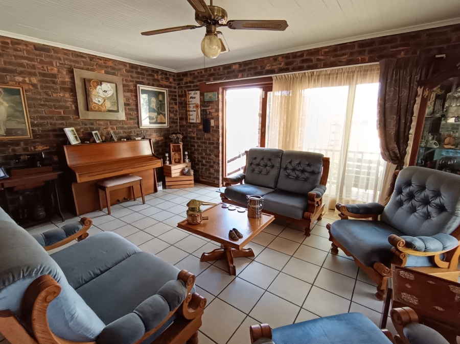 3 Bedroom Property for Sale in Wavecrest Eastern Cape